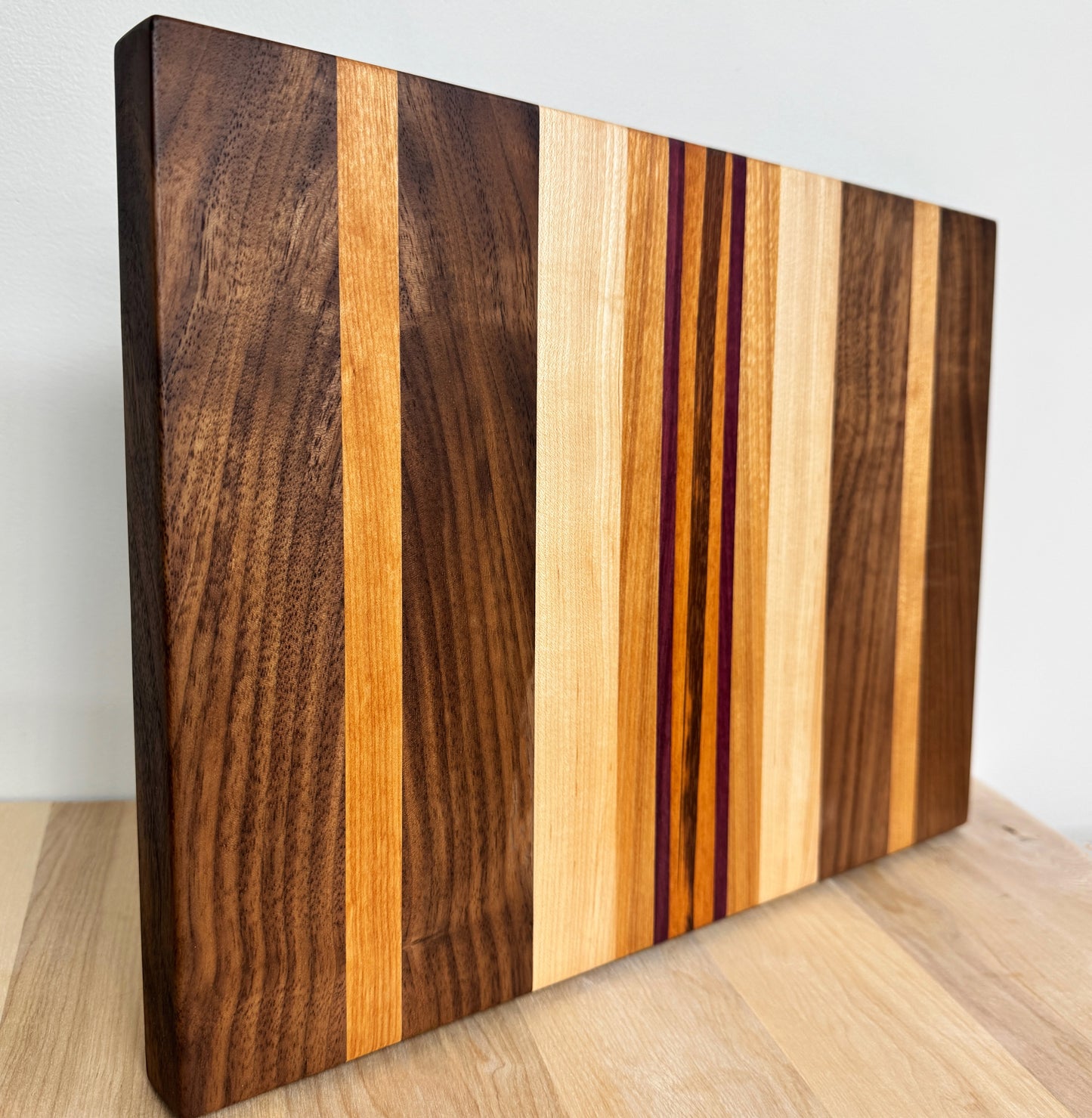 Hardwood Edge Grain Cutting Board (J2)