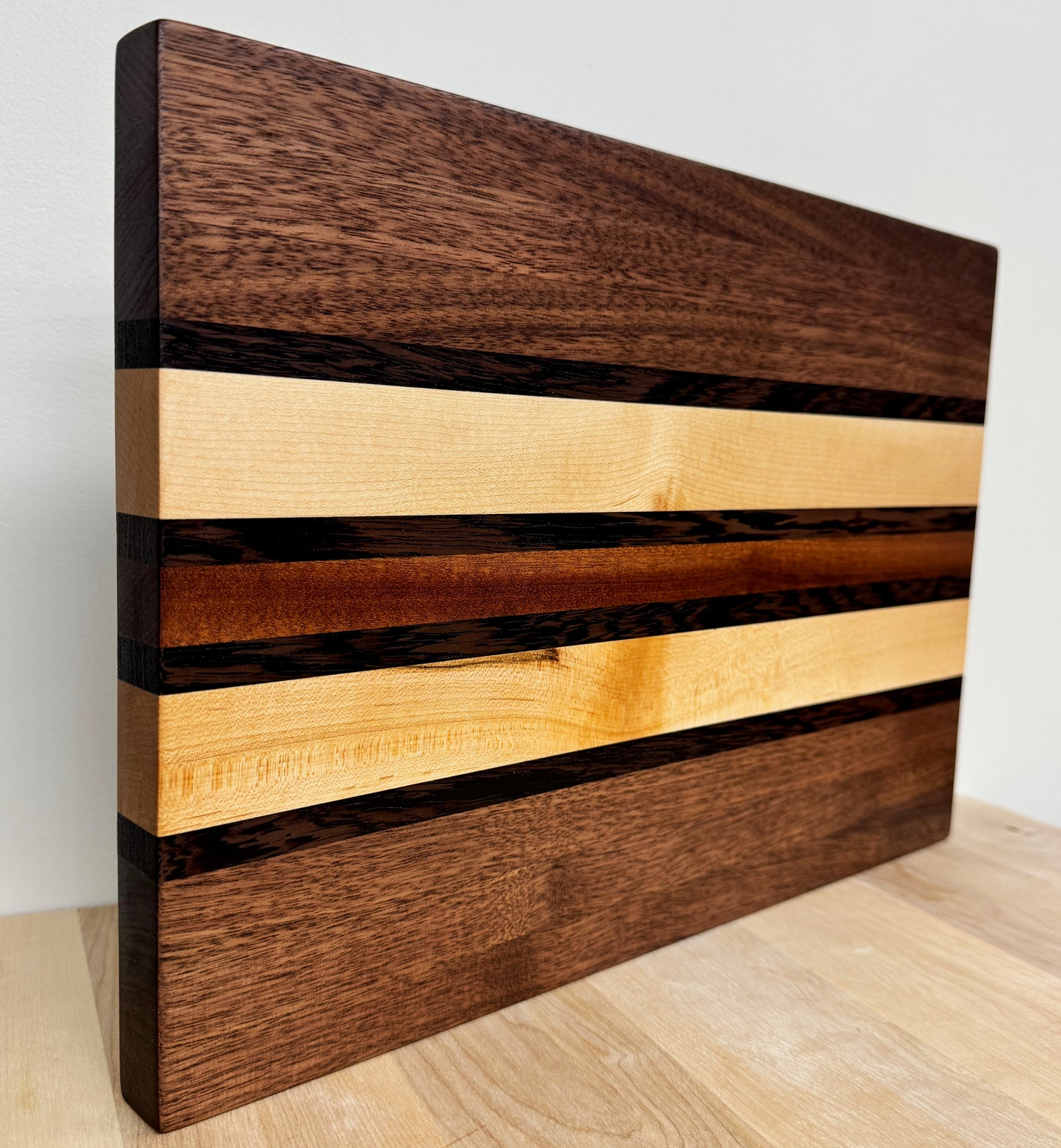 Hardwood Edge Grain Cutting Board (J1)