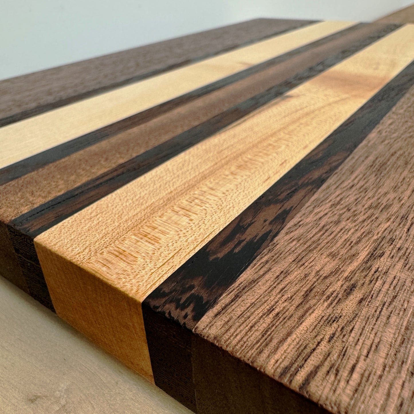Hardwood Edge Grain Cutting Board (J1)