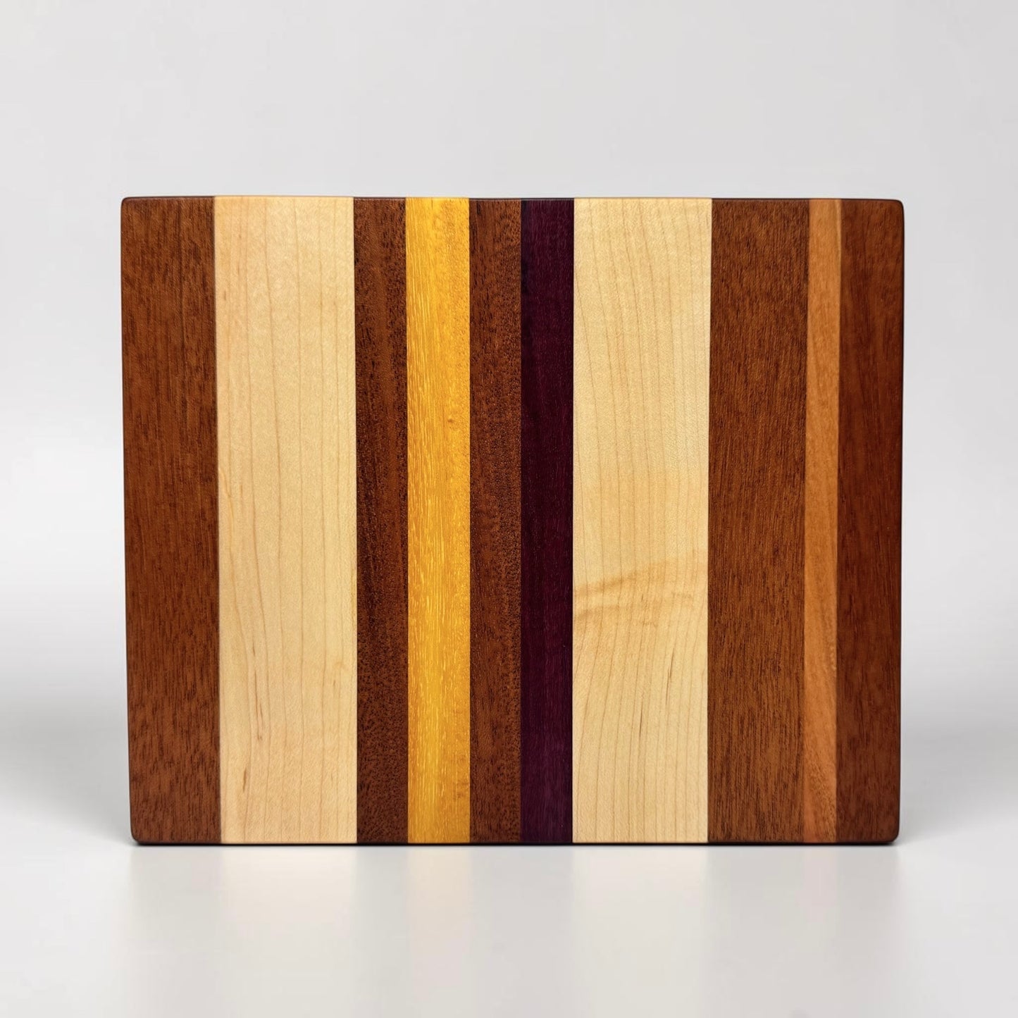 Hardwood Edge Grain Cutting Board ED01